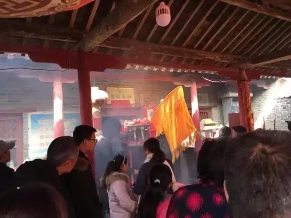 游览荥阳市龙泉寺古庙会 感受传统的农村宗教风俗