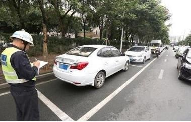 春节期间交警提醒:这4种开车行为只罚款不扣分,另外3种扣12分!