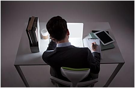 高考路上,英语老师被投诉,竟因为努力工作,凌晨