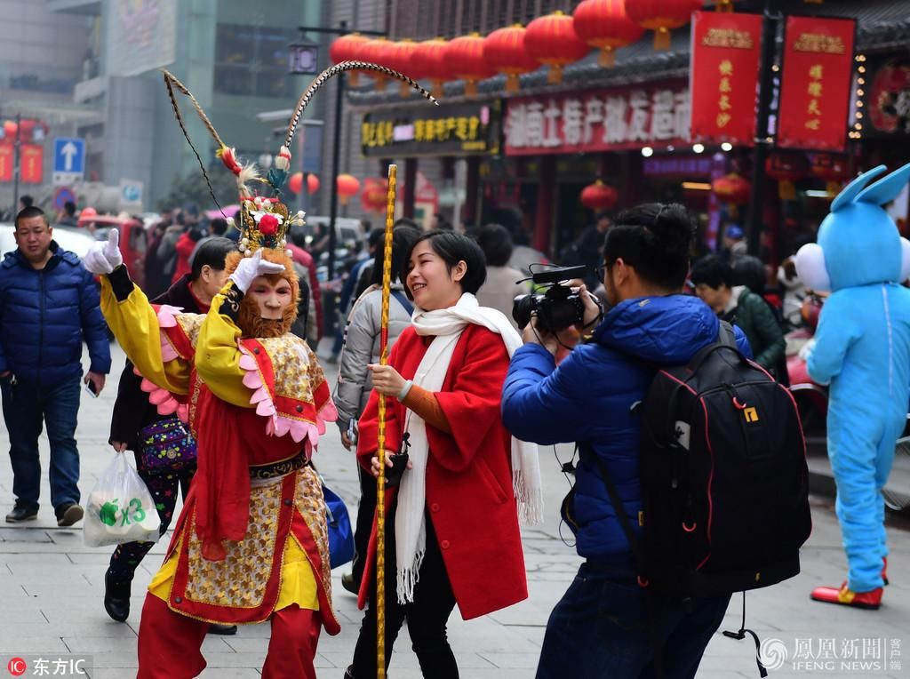 湖南：大年初一逛庙会