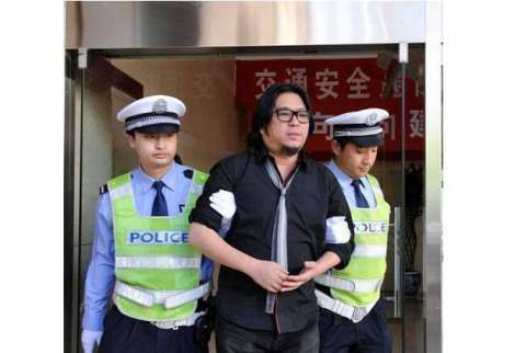 酒品即人品,看看这些明星酒后失态的照片,张一