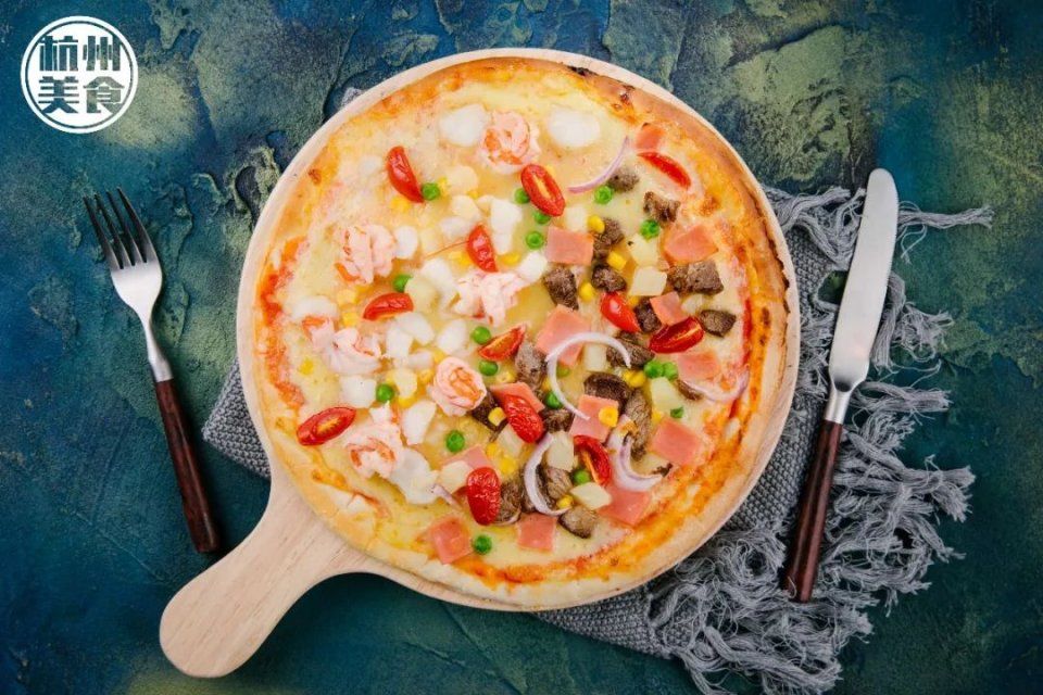 世界杯看球好去处,24小时全天候营业餐吧下午