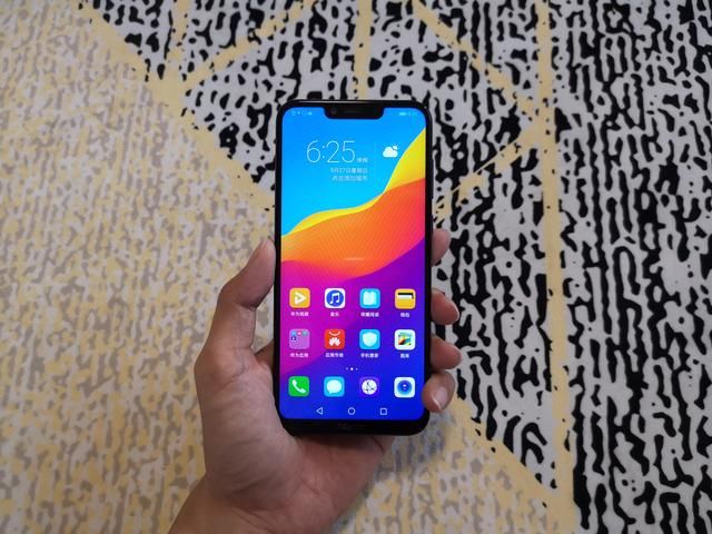 荣耀6月份发布的新旗舰长啥样?荣耀Play开箱简