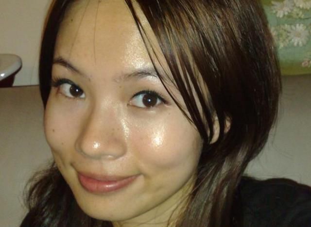 女人化妆时，要尽量避免这几个误区，难看又显老，还不如素颜