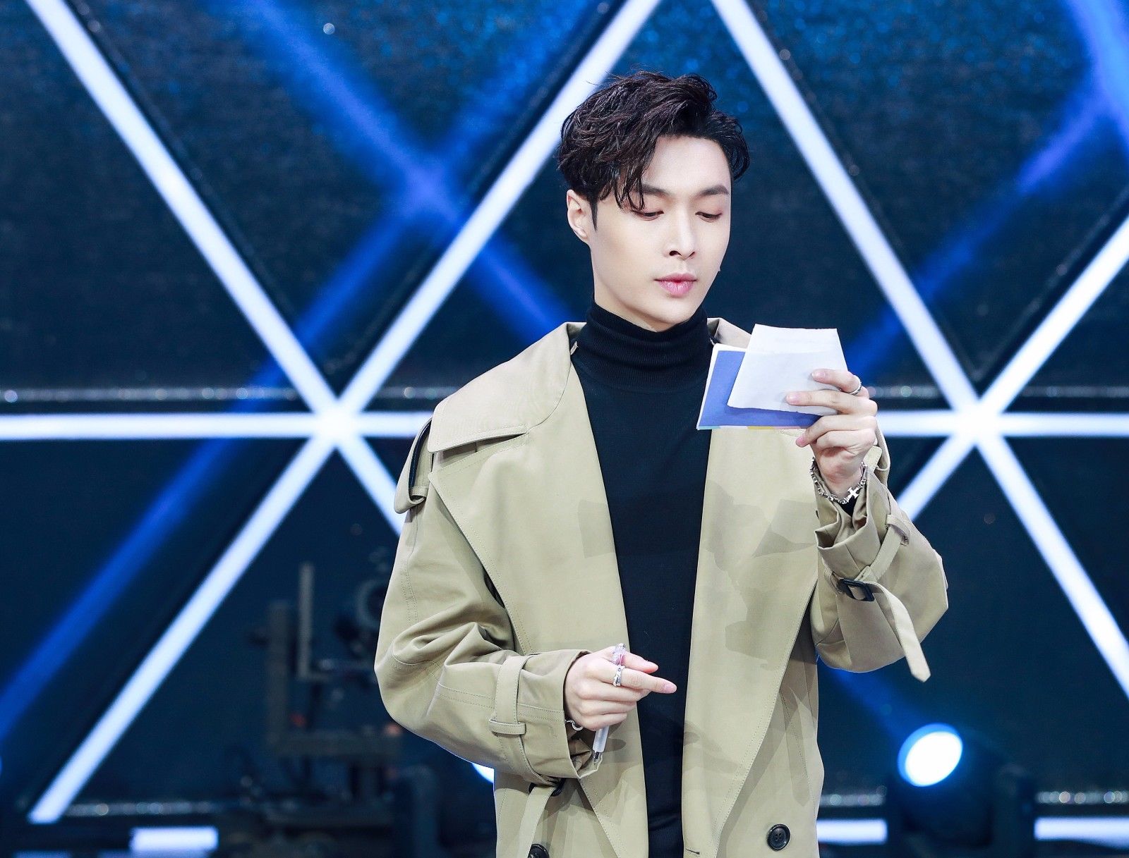 《快本》6月将迎来乐华七子和坤音四子两个组