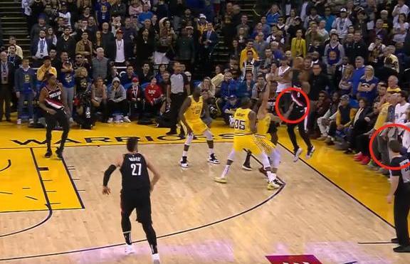利拉德投进了3分绝杀后,直接做出这一动作,库