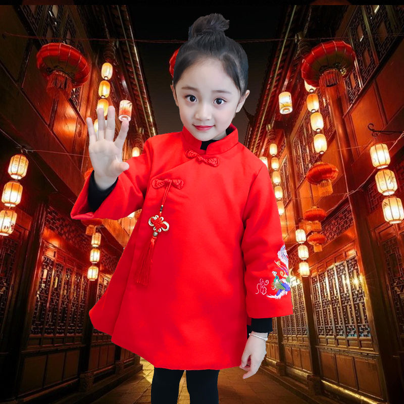 中国红:新款宝宝唐装又称拜年服,过年走亲串友