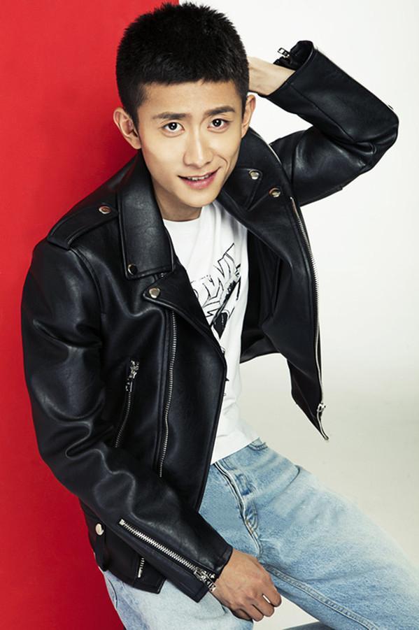 刘涛问杨紫为何不与张一山谈恋爱?杨紫12字回