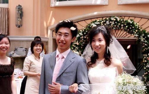 父亲参加女儿婚礼，亲家母见了很惊讶，立马叫停婚礼匆忙离场