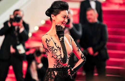 这位中国女模把时尚推向了巅峰,但也丢人丢到