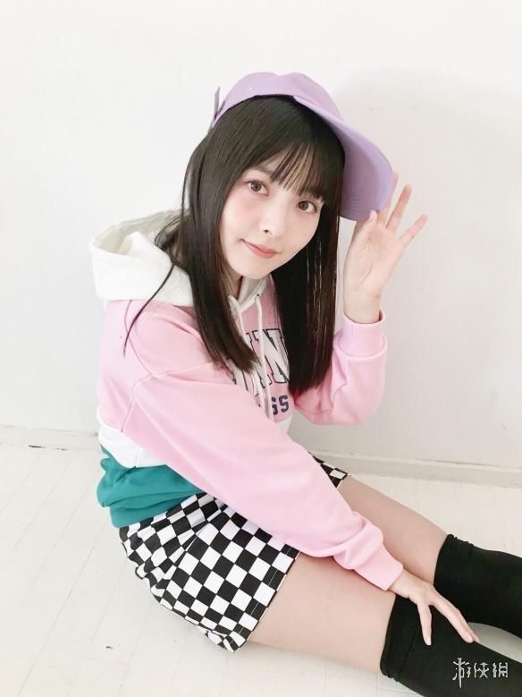 日本美女声优上坂堇最新写真 水手服短裙稚嫩可爱!