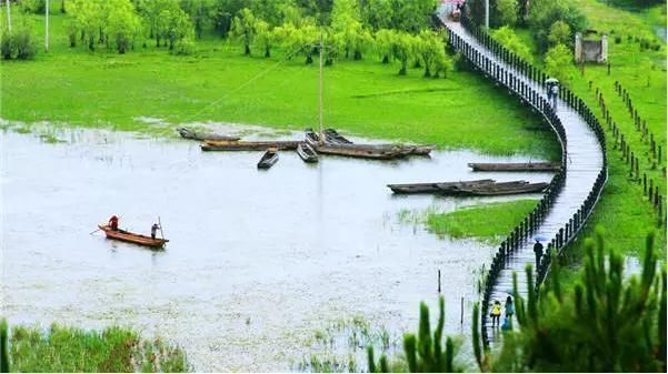 中国国内藏着不少旅游之地:四川九寨沟,贵州六