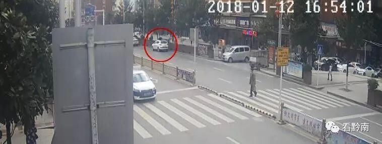 【都匀小伙驾照飞了】就因为在路边做了这个