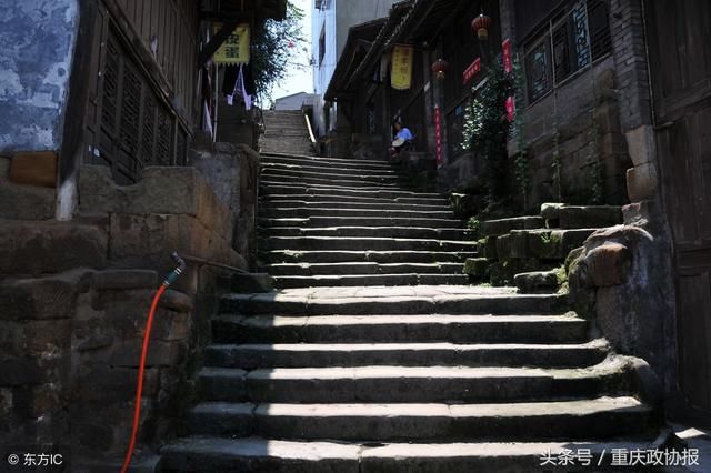 云梯上的西沱古镇，看得见的人间烟火气