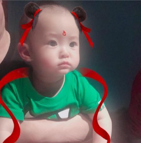 沈腾1岁儿子照片曝光,可爱调皮像爸爸,军花妻子却胖到认不出! 云顶国际11933