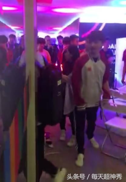 LOL亚运会预选赛前沿速递,中国LOL代表队穿M