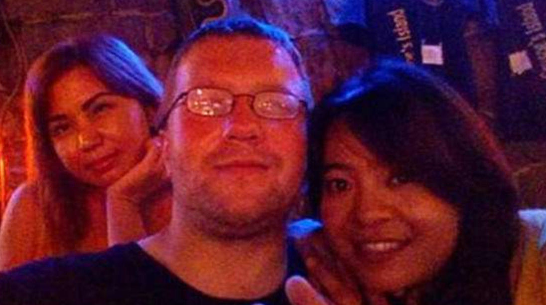 残疾男子白天靠乞讨为生,晚上游离在夜店找妹