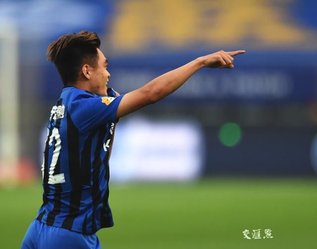 5:1!中超联赛第7轮 江苏苏宁战胜上海申花(组图