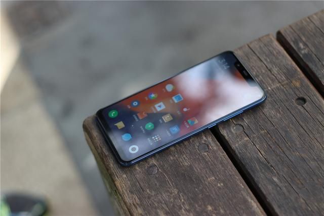 小米8发布会顺利结束,手机市场新旋风即将来袭