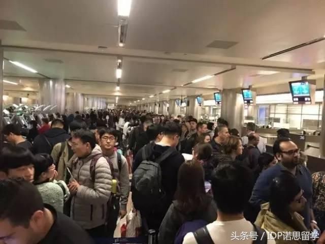 2017年数名留学生入境查手机被遣返!美国海关