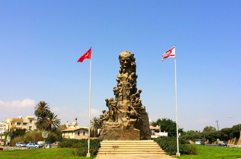 两国共用一个首都,一个任性全世界免签,一个3