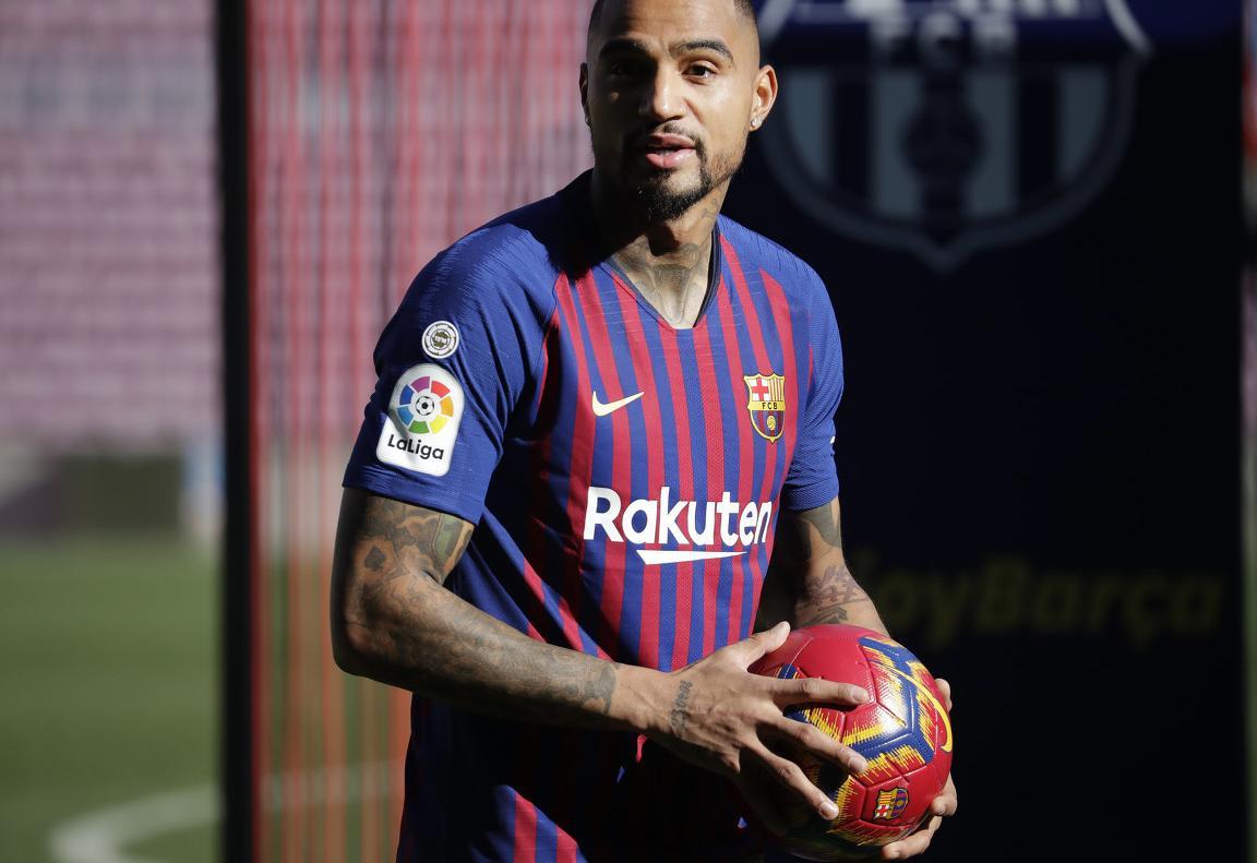 经纪人:博阿滕靠自己赢得了效力巴萨的机会