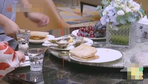 李湘秀豪宅又买车送粉丝，王岳伦破软饭印象，自揭是幕后老板
