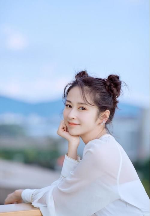 颖儿确定是当妈的人吗，不仅脸蛋像个学生，身材也像是高中生