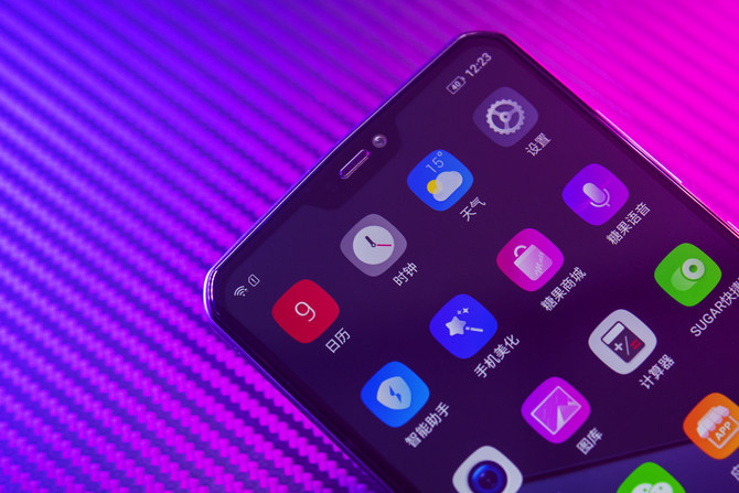 糖果电霸手机C21评测:带你体验不断电的AI翻译