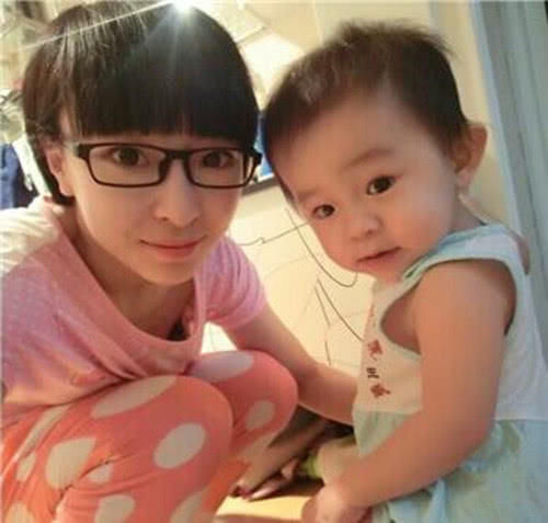 95后全职妈妈占比八成