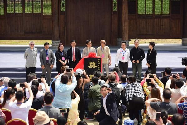 成龙将所藏徽派古民居全部送回安徽 称“我是半个安徽人”