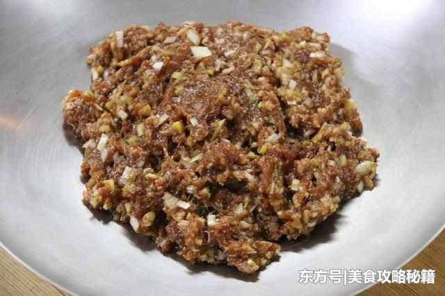 饺子 还在用手包？怪不得那么慢，用它包饺子，一秒几十个！