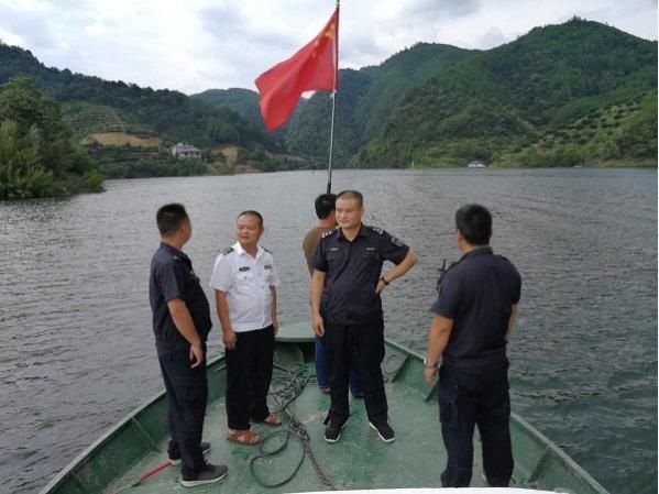 湖南省安化县集中整治抬网捕鱼