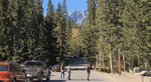 面对加拿大班芙公园的绝世美景,语言此刻显得