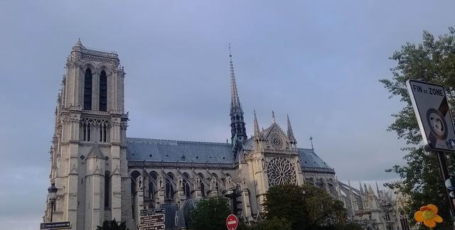 法国号召全世界为巴黎圣母院重建捐款,你会捐