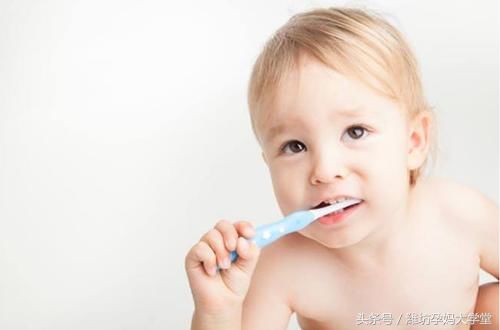 潍坊都市:到多大的时候就该给宝宝刷牙了