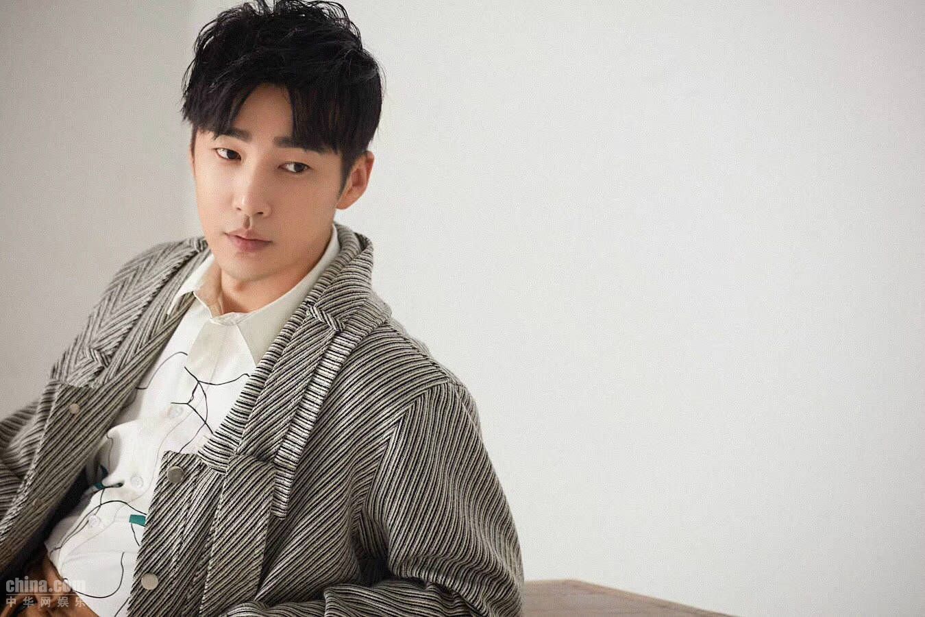 《香蜜沉沉烬如霜》奇鸢最新写真曝光 时尚型