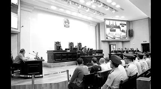 抖音百万粉丝云南网红大叔竟是黑老大,网友神