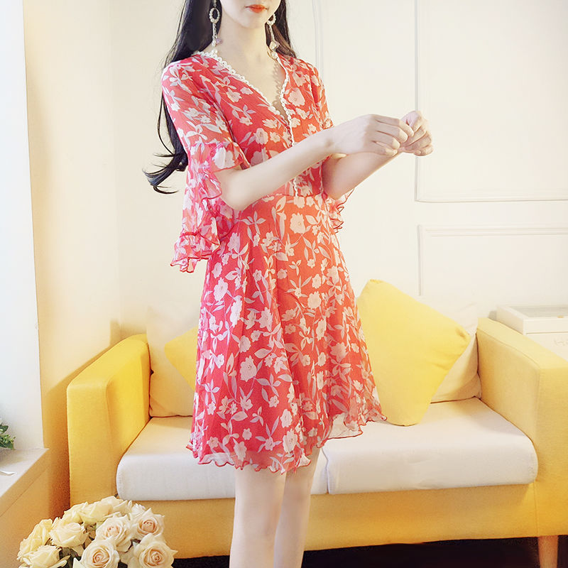 第一次见这么仙气的裙子,趁着老婆不在悄悄给