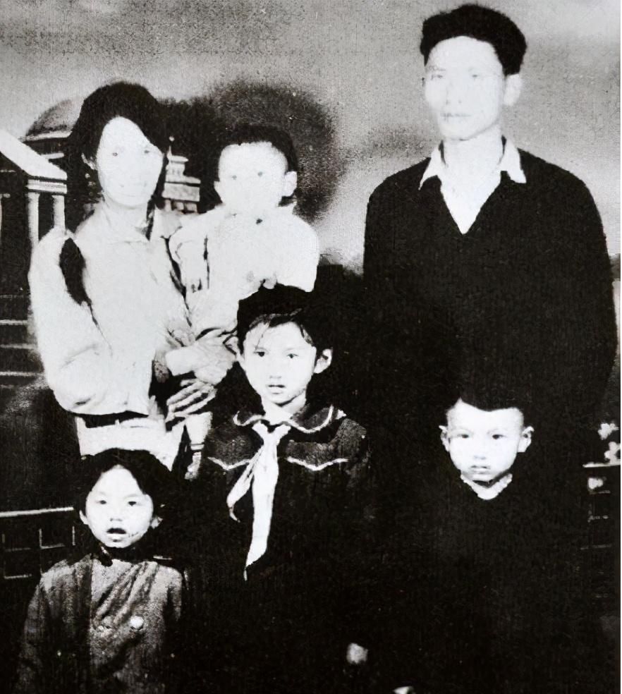 她为舞蹈不吃米饭不生孩子，指甲护理一年18万！62岁活成这样