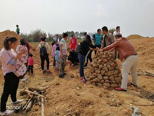 窑鸡、烧烤、竹筒饭，田东碧桂园业主活动厉害了。