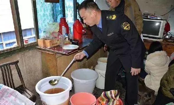 利川一假蜂蜜生产销售者被判刑,我们到底该怎么辨别呢?