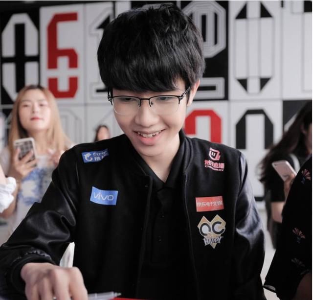 王者荣耀:QG许诺考完高考语文,马上接着直播,