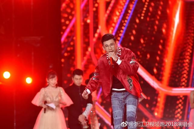 浙卫跨年晚会天佑压轴出场,收视率不及快本!网