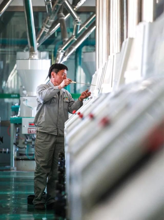 匠心昌吉|老党员崔班长:揽一身绝技当标兵