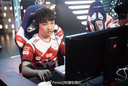 2018LPL 夏季赛 W11D1 前瞻:最后一张季后赛门票