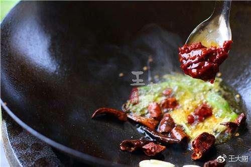 咸香下饭的两道家常菜: 太费饭了!