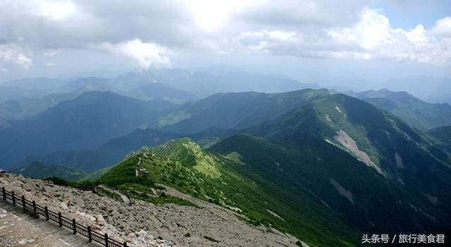 登顶秦岭海拔最高峰，让你亲身体验“一日历四季，十里不同天”!