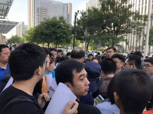 天津落户众生相:挤瘫教育部学历查询网站,房产