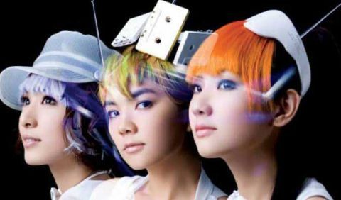 Selina姐妹谈前任落泪 妹妹竟然比姐姐还漂亮